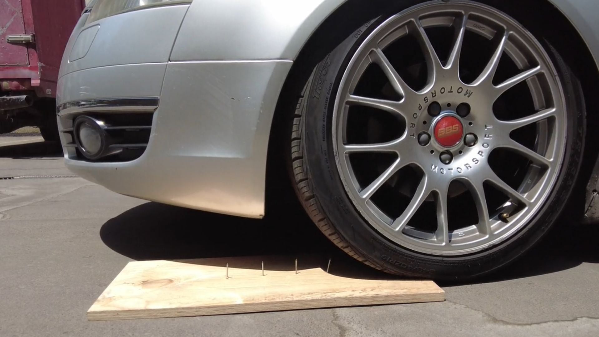 BLINDAJE DE NEUMÁTICOS